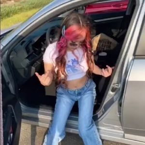 Meet your Posher, Valeria